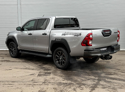 Toyota Hilux 2022 - фото 1